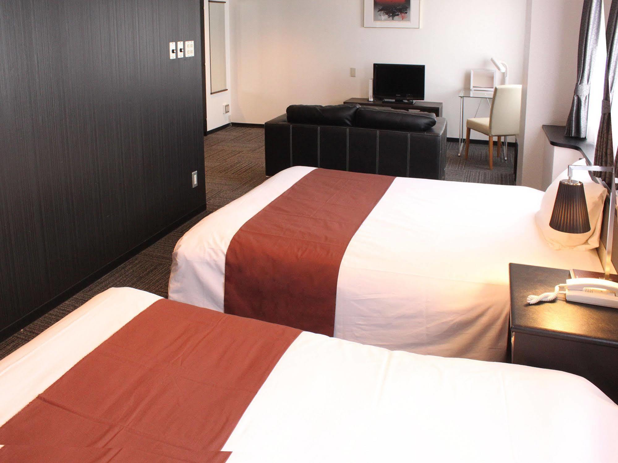 Hotel Livemax Budget Iyo Mishima Shikokuchuo Dış mekan fotoğraf